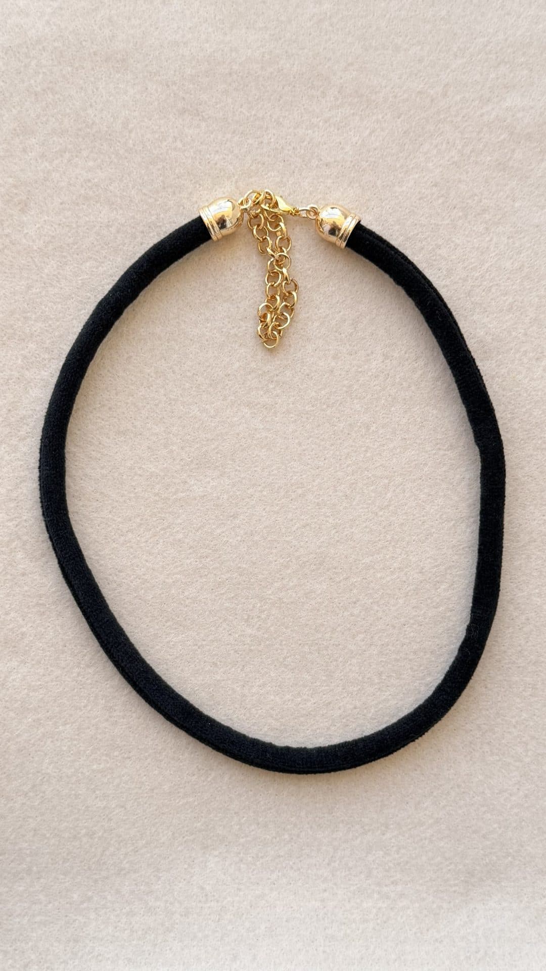 COLAR VIC PRETO